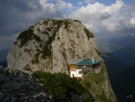 tegernseer hütte mit Buchstein im Hintergrund