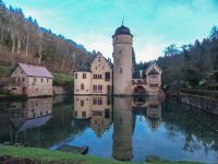 wasserschloss mespelbrunn mitten im spessart