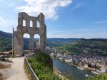 Franzosensteig - hier bei der Burg Grevenburg oberhalb der Mosel