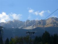 innsbrucker klettersteig - blick hoch zur Nordkette hoch über Innsbruck
