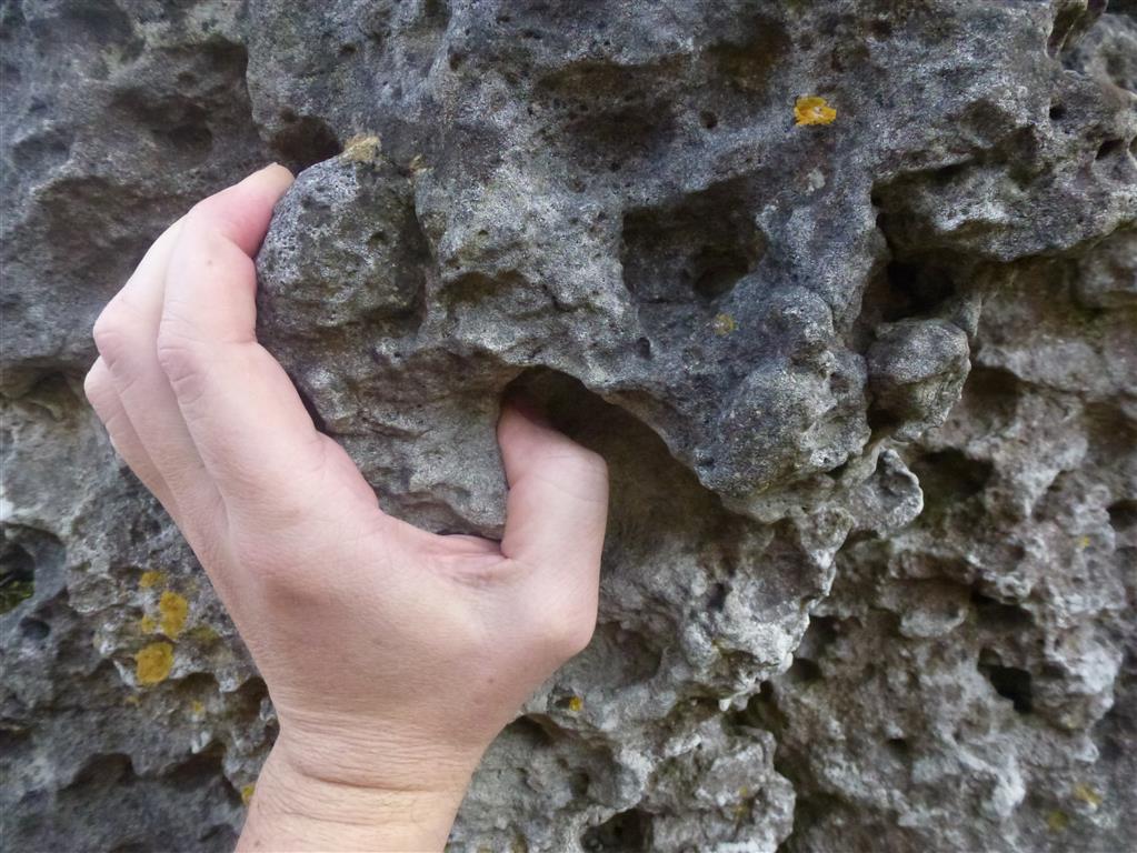 klettern im fels fränkische schweiz kletterfels klettergriff frankenjura