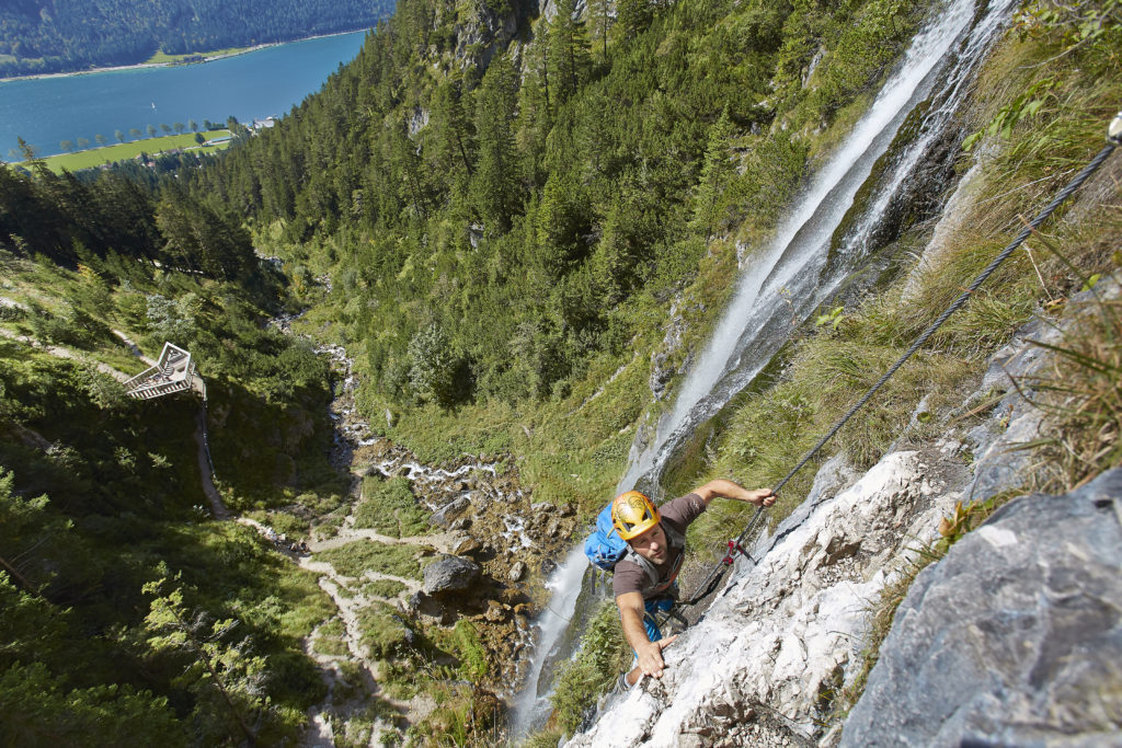 Klettersteig am Dalfazer Wasserfall - Bild: Achensee Tourismus