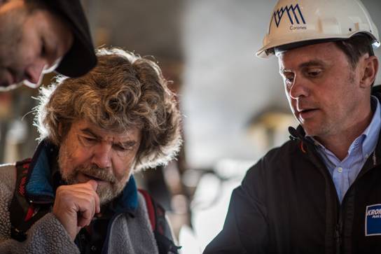 Reinhold Messner auf der Baustelle des MMM Corones ©MMM Corones