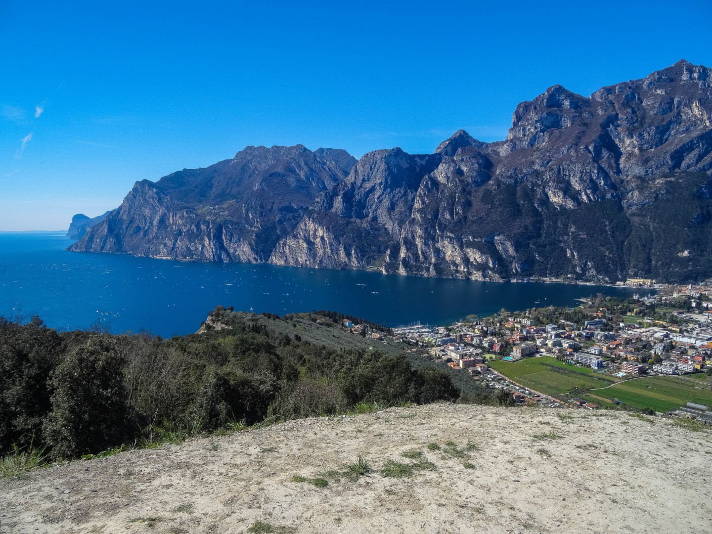 Blick auf den Gardasee im Norden