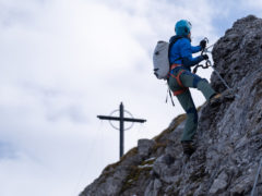 Das Gipfelkreuz der Seefelder Spitze in Sicht - Seefeld (1)