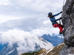 Klettererin auf dem Klettersteig zur Seefelder Spitze - Seefeld (2)
